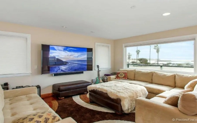 2636 Ocean Front Walk Home