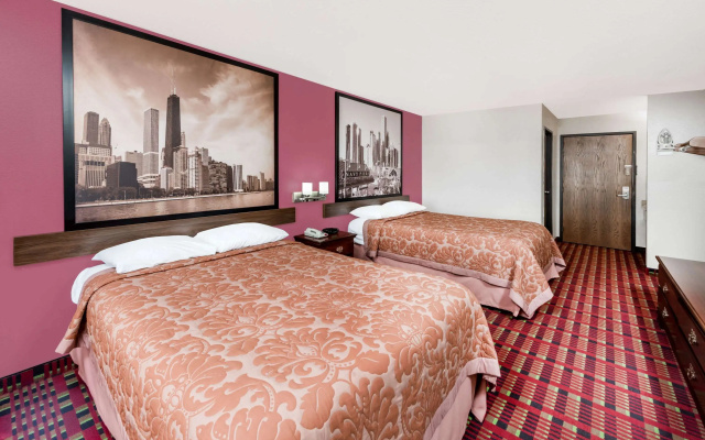 Super 8 by Wyndham Paris IL