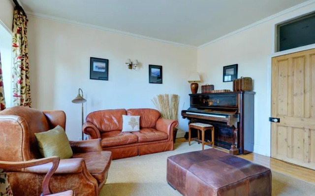 Charming Holiday Home in Blakeney With Garden