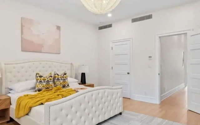 Riverside by Rove Travel 7BR Modern Townhouse