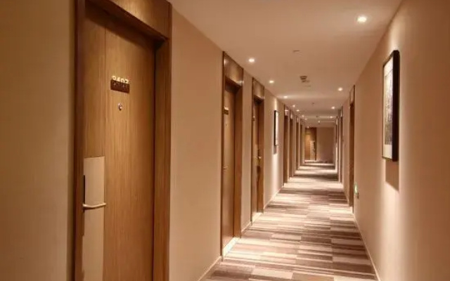 Homeinn Plus Hotel (Hangzhou West Lake Hubin Hefang Street Pedestrian Street)