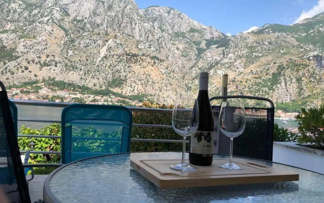 ChillOut apartment in Kotor Bay