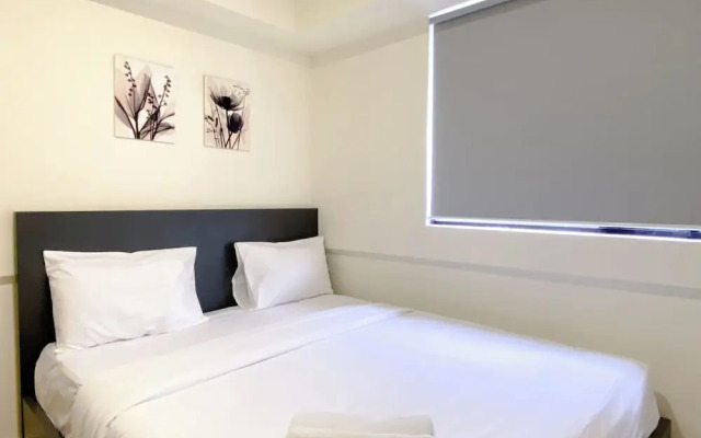 Comfort 2Br With Work Space At Meikarta Apartment