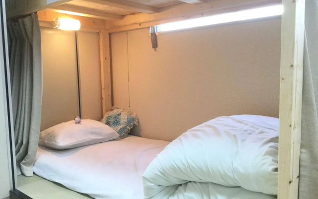 GUEST HOUSE B's Five II - Hostel