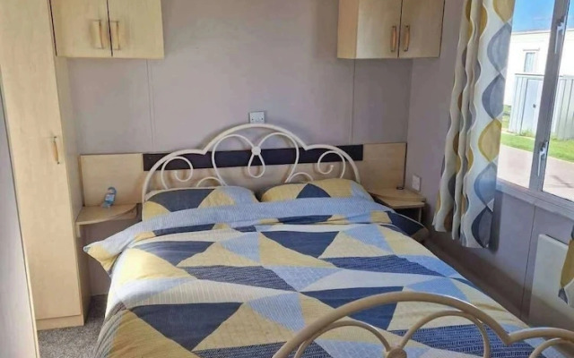 Cabin Sleeps 6 With Wifi