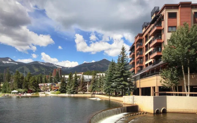 Plaza Condominiums