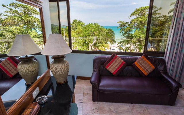 Grand Blue Hotel