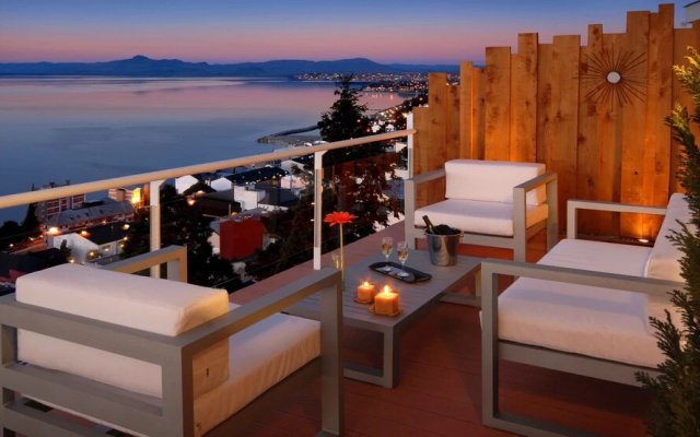 Huge Balcony and Amazing View AT2