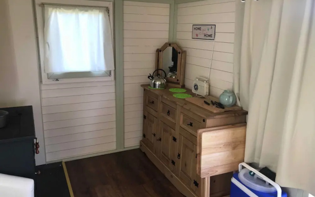 Elton Barn Fishery & Retreat
