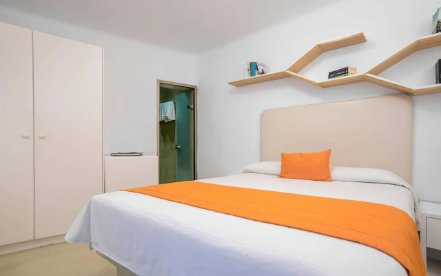 Sun Rocks Boutique Hotel | Caldera View Suites & Sunset Dining Experience