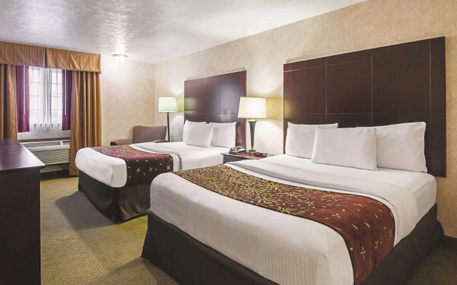 La Quinta Inn & Suites by Wyndham Woodburn