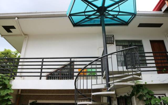 Отель Charm Guest House - Hostel Филиппины, Пуэрто-Принцеса - отзывы, цены и фото номеров - забронировать отель Charm Guest House - Hostel онлайн вид на фасад