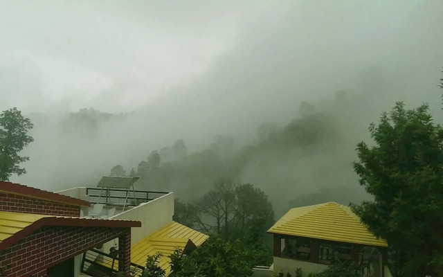 Royal Huts Resort