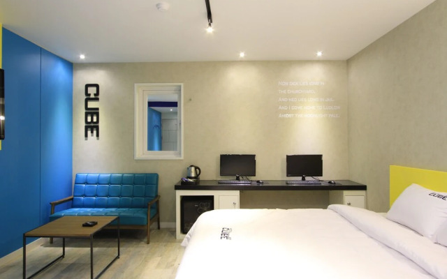 Cube Motel