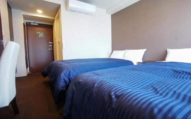Hotel Live Max Yokohama Motomachi Ekimae