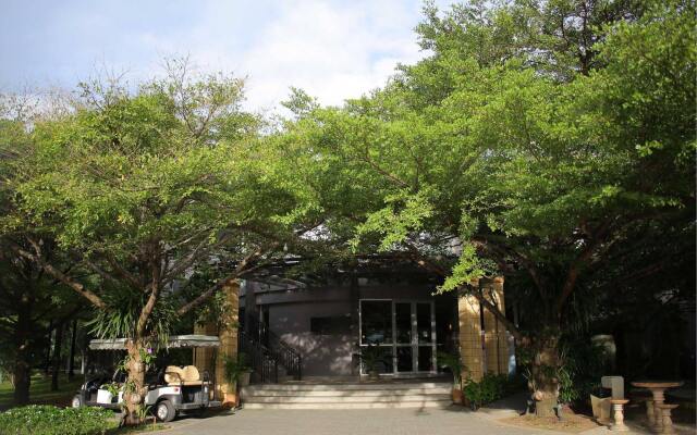 Отель The Leela Resort & Spa Pattaya вид на фасад