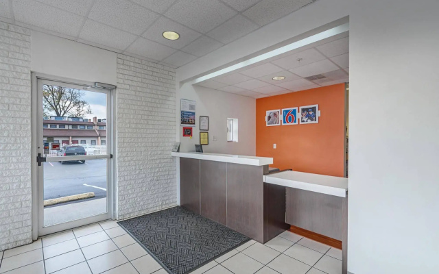 Motel 6 Winchester, VA