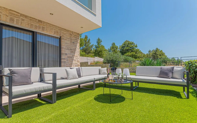 Awesome Home in Tribunj With Wifi and 4 Bedrooms