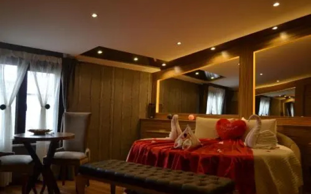 Gumus Palace Suites