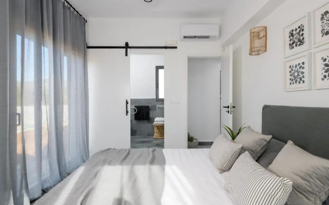 Seawater Villa