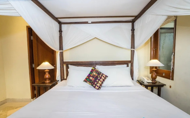 3 bedroom villa river side Legian