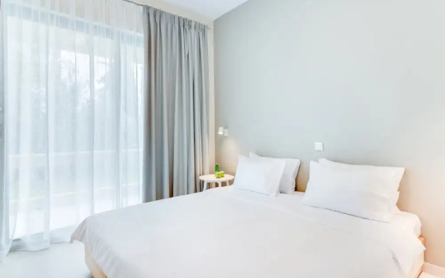 Astra Beach Studio 3