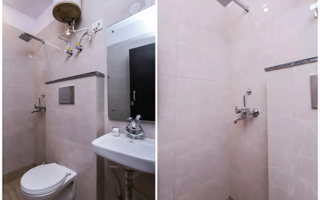 OYO 22355 Hotel Istay