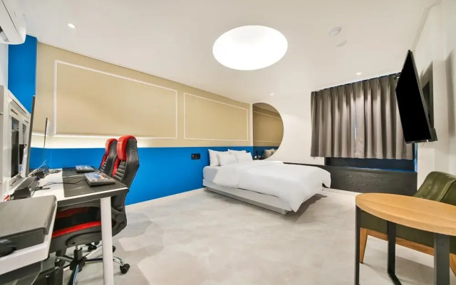 Hotel Daily