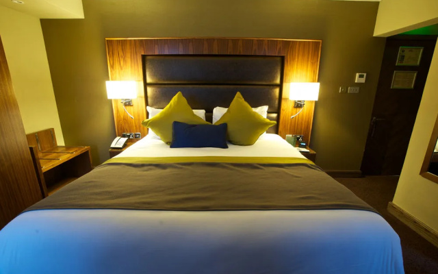 Best Western Frensham Pond Hotel