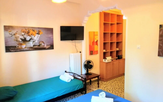 Cozy Apartment Near Acropolis