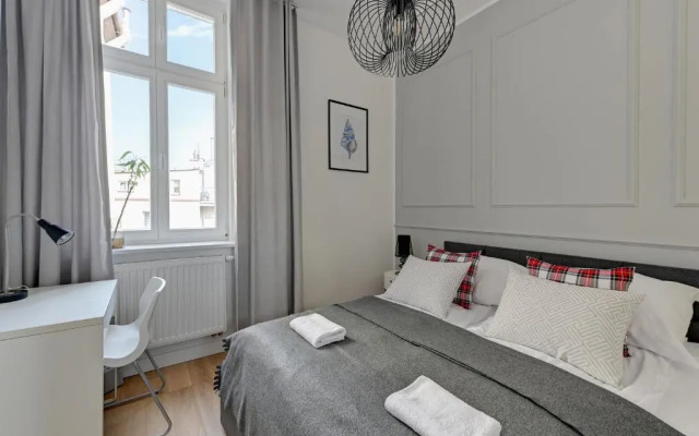Grand Apartments - Two bedroom, 6 person city center apartment