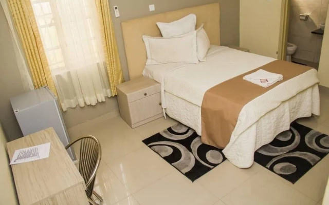 Nsanika Executive Lodge