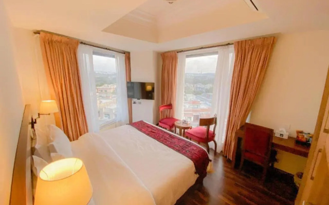 Esquire Hotel Apartments