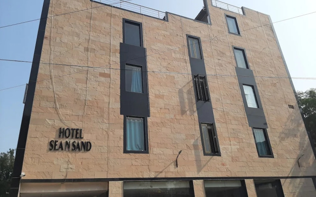 Hotel Sea N Sand - Berries Group
