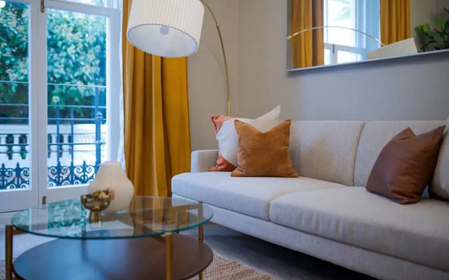 Perfect Hyde Park Apartment PS3