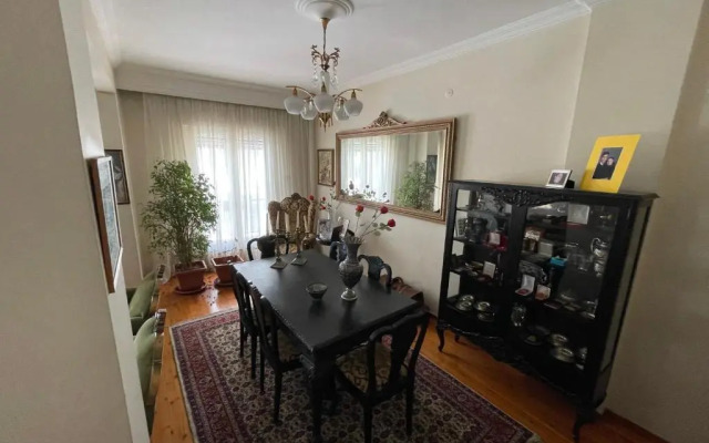 Classic 60's suite apartment