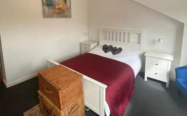 Apartment - Sleeps 4 & Excellent Transport Links