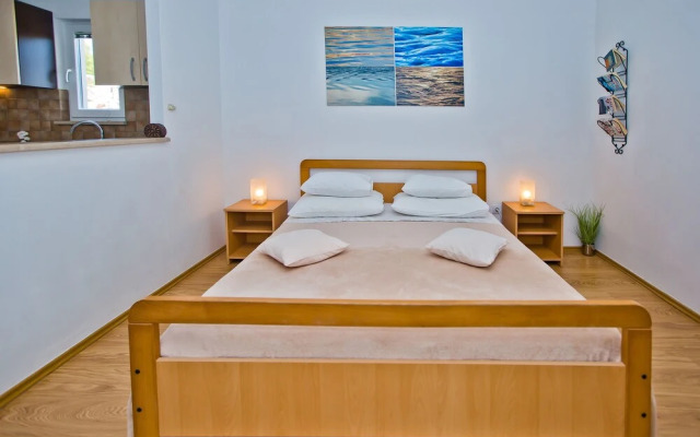 Apartments Nina Hvar town