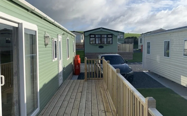 Immaculate 2-bed Lodge in Monreith