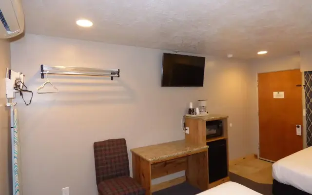 Canyon Lodge Motel