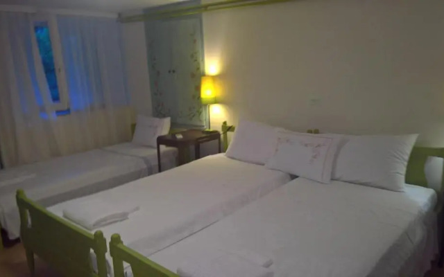 Spitaki Spata Airport Studio