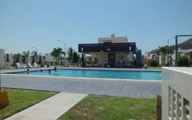 Casa Villa R