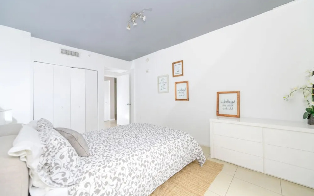 Miami World Rental - Midtown 507