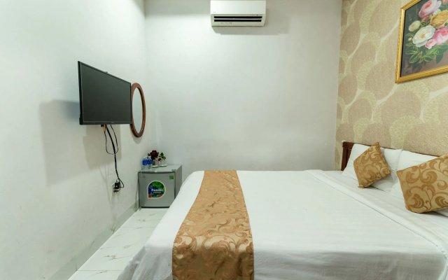 Rose Hotel