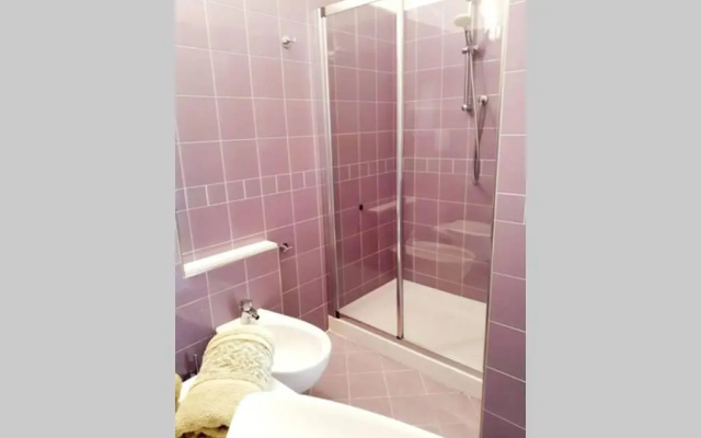 Casa Bellagio Beach: Pool, 100m Lake & near City