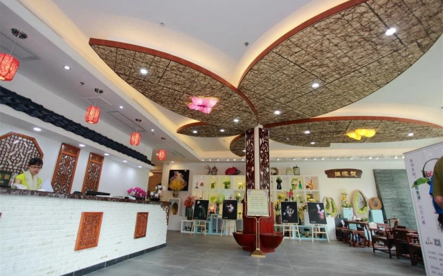 Huayang Hotel