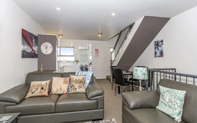 Awesome Christchurch Apartment