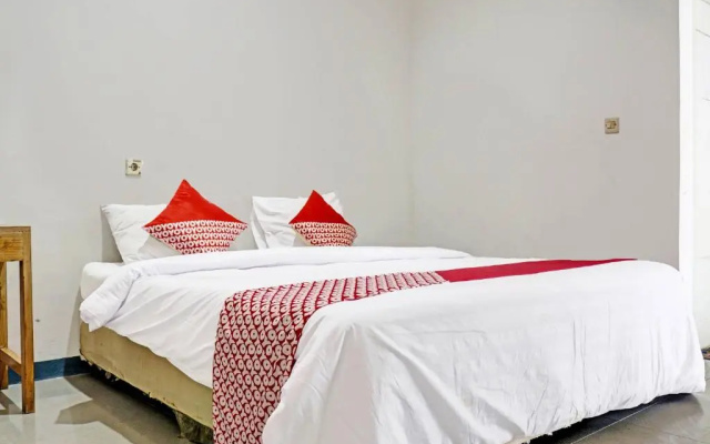Super OYO 90483 Homestay Permata