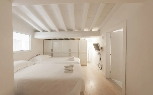 Le Grazie Luxury Apartment by Mmega