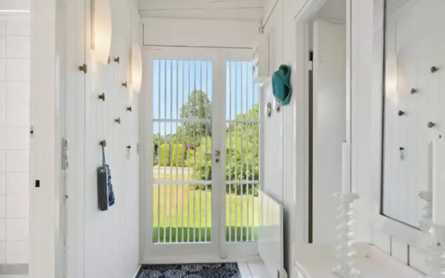 6 Person Holiday Home in Dronningmolle